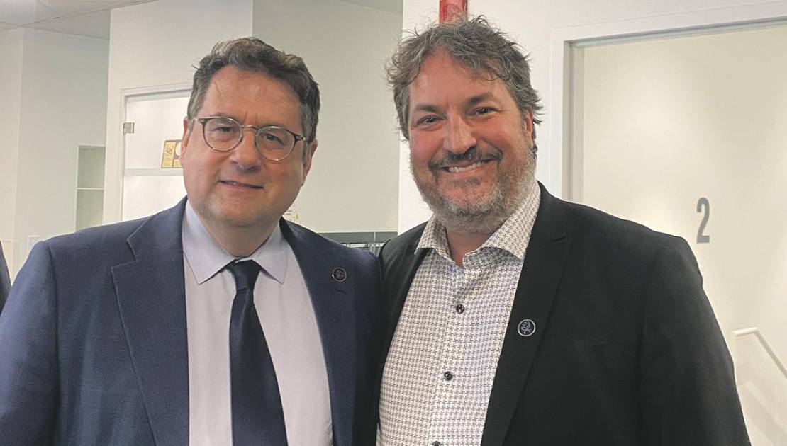 Plus de 700 000 $ pour des organismes en éducations Bernard Drainville et Mathieu Rivest. (Photo de courtoisie)