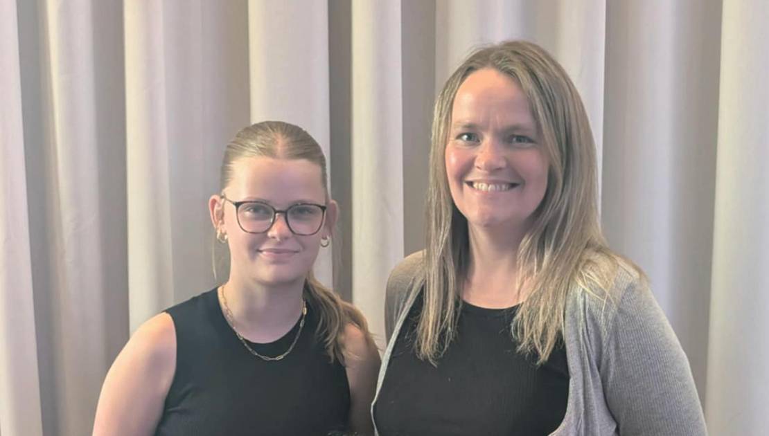 Trois patineuses de Saint-Jean-Port-Joli récompensées Alice Martel, Julie St-Pierre et Laurye-Ane Chouinard. (Photo de courtoisie)