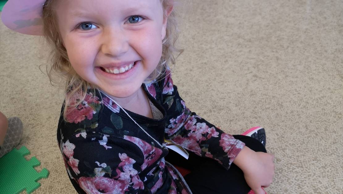 Opération Enfant Soleil remet 13 300$ à l’Hôpital de Montmagny Lexie, Enfant Soleil de la région Chaudière-Appalaches, est atteinte d’amyotrophie spinale de type 2 (Crédit : Opération Enfant Soleil).