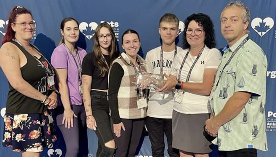 Animalerie Montmagny nommé meilleur fournisseur de services L’équipe d’Animalerie Montmagny. (Photo de courtoisie)