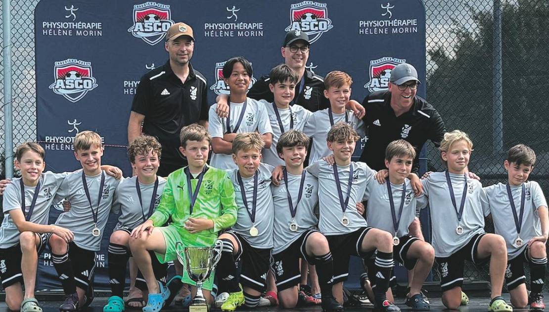 L’équipe U12 Lévis-Est de Montmagny couronnée championne L’équipe U12 Lévis-Est de Montmagny a remporté son premier tournoi de la saison. Crédit photo : Guillaume Larochelle.