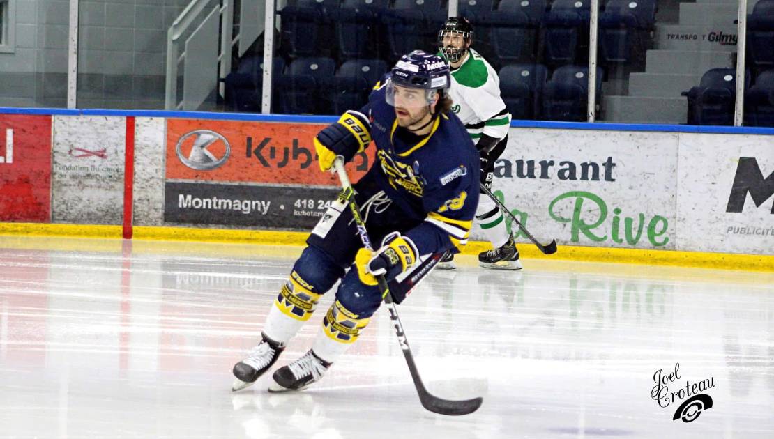 Le Décor Mercier remporte le match retour contre le Giovannina de Sainte-Marie Étienne Blais a inscrit un doublé contre le Giovannina de Sainte-Marie. Crédit photo : Joel Croteau.