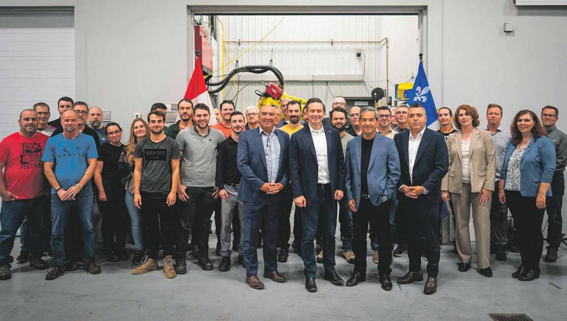 Pierre Poilievre en visite en Côte-du-Sud En visite chez Novika à La Pocatière. (Photo de courtoisie)