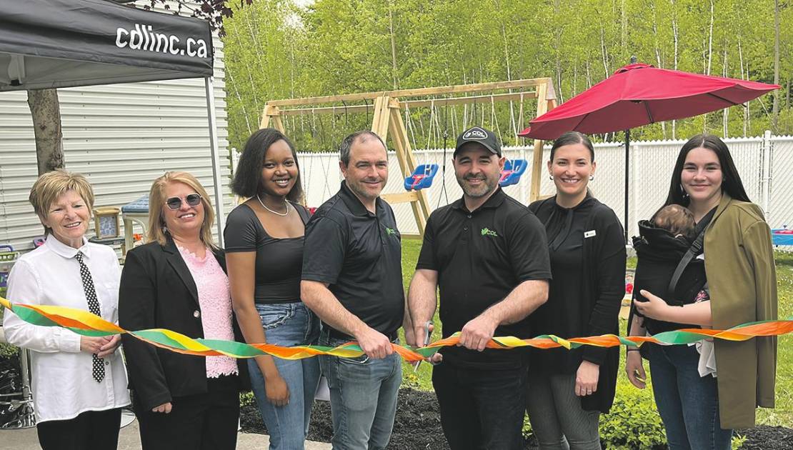 Un premier service de garde en entreprise dans Bellechasse Guylaine Aubin, Manon Dionne, Aimé Isimbi , Martin et Marc-André Chabot, Marie-Pier Jolicoeur et Kelly-Ann Bélanger. (Photo de courtoisie)