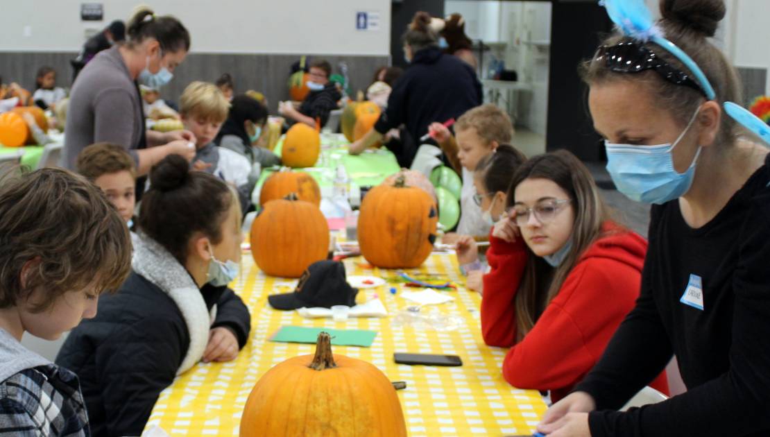 Préparatifs d’Halloween réussis à Tourville (Crédit photo: CDC ICI Montmagny-L’Islet)