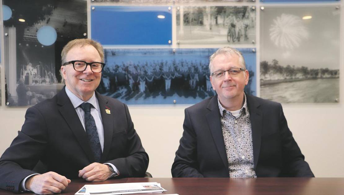 Montmagny dégage plus de 2M$ de sa dernière année financière Le maire Marc Laurin et le trésorier André Lévesque. (Photo d’archives)