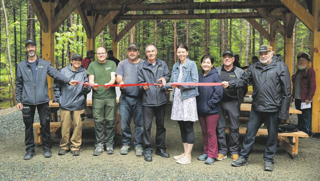 Le Camping du Mont-Sugar Loaf démarre ses activités Plusieurs heures de bénévolat ont été nécessaires pour l’aboutissement du projet.