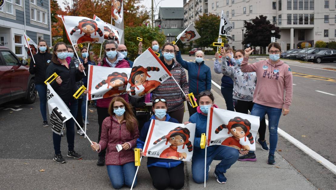 Trois jours de grève pour les travailleurs en CPE Les manifestants devant le CPE Le farfadet de Montmagny le 14 octobre dernier.