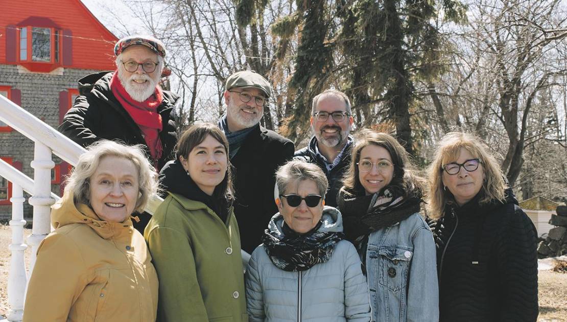 Saint-Jean-Port-Joli adoptera une nouvelle politique culturelle Les membres du comité culturel. Derrière : Michel Saulnier, François Garon, Benoît Bellavance. Devant : Ginette Plante, Camille Richard, Christiane Hardy, Virginie St-Pierre et Line Jacques. (Photo de courtoisie)