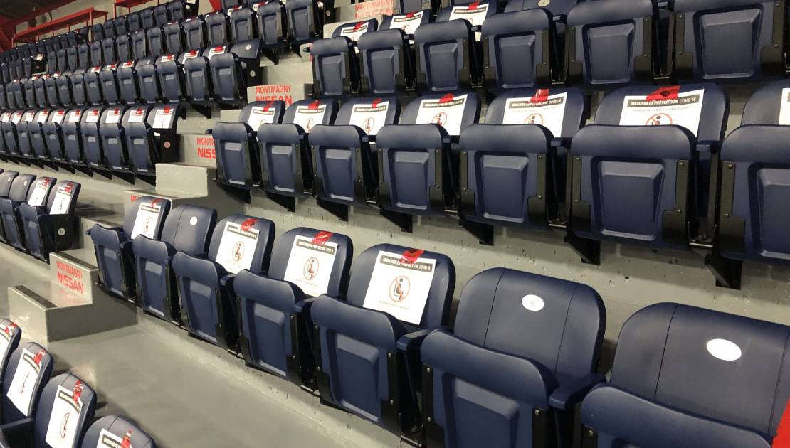 Les activités reprennent à l’aréna de Montmagny Il est clairement indiqué où s’asseoir dans l’aréna.