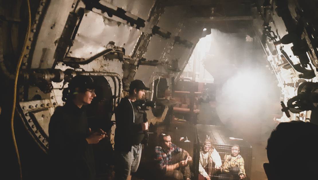 Un bateau ensorcelé accostera à L’Islet Des acteurs lors du tournage de la vidéo promotionnelle à bord du brise-glace Ernest Lapointe le 25 septembre dernier (photo: Sophie Royer, MMQ).