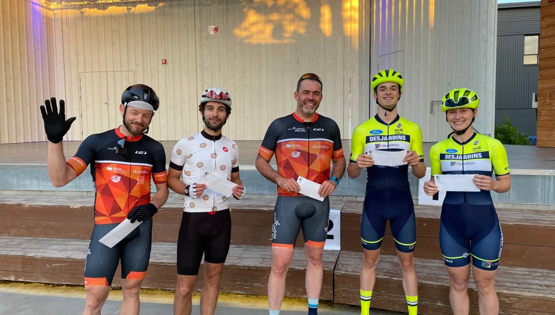 Plus de 40 coureurs au Critérium de vélo de Montmagny Les vainqueurs Hugues Joaniss, Geoffroy de la Salle, Charles Munger, Loïc Olivier et Samuelle Baillargeon. Absent de la photo : Jérémy Morel. (Photo de courtoisie)