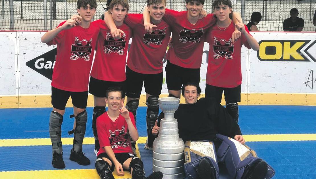 Les Couz remportent la première édition du Tournoi Lizotte-Gravel Junior Les Couz ont remporté la première édition. Crédit photo : Tournoi Lizotte-Gravel Junior.