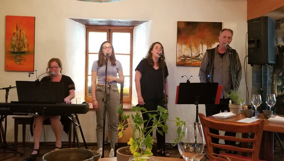Nouveau départ pour l’Auberge des Glacis Le Pollux Band lors du lancement de la saison.