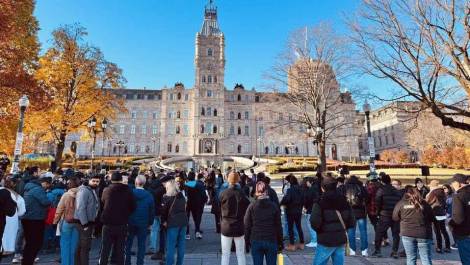 Planification de l’immigration : plus de 300 représentants se sont réunis à Québec Les représentants à la colline parlementaire. Photo de courtoisie.
