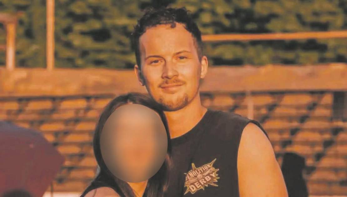 La photo qui circule sur les réseaux sociaux. Des allégations y sont également faites par rapport à la conjointe de l’accusé, mais il est impossible de confirmer ces faits.
