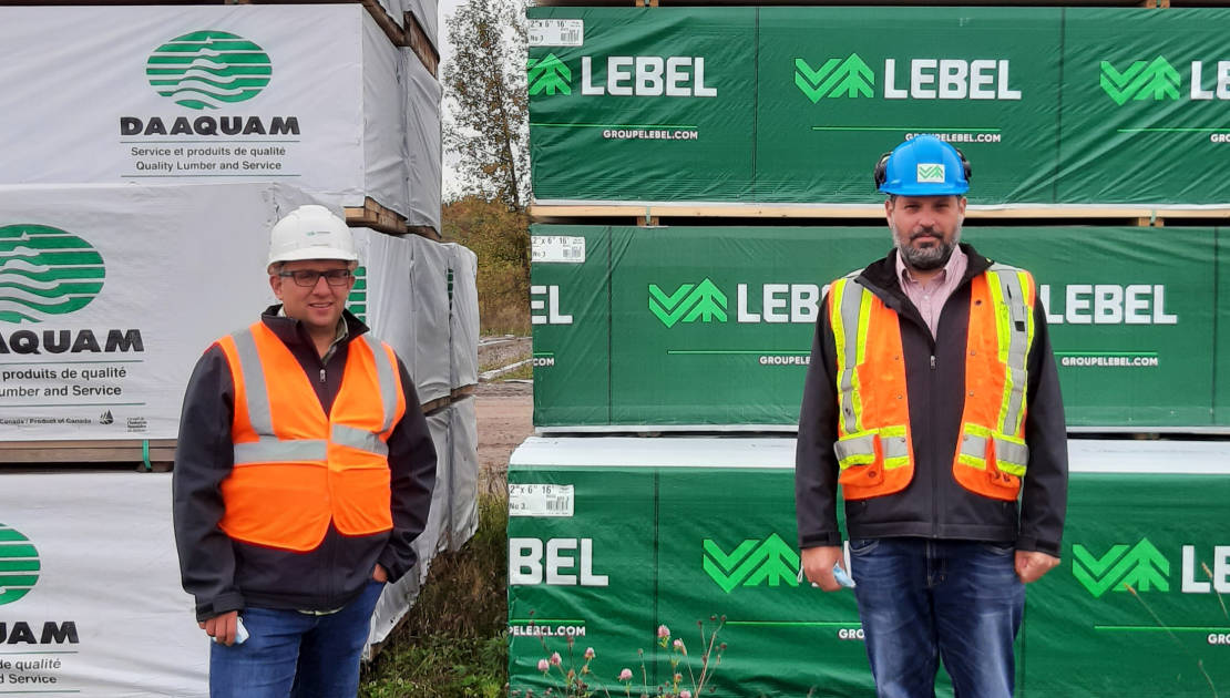 Bois Daaquam : Christian Dionne, directeur des opérations à Bois Daaquam, et Frédéric Lebel, président du Groupe Lebel.