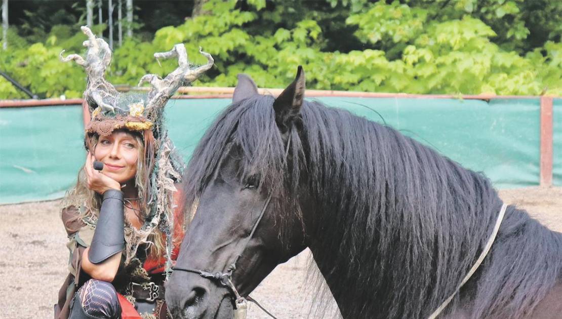 La directrice artistique Marie-Claude Bouillon lors de la présentation du spectacle de 2023. (Photo d’archives)