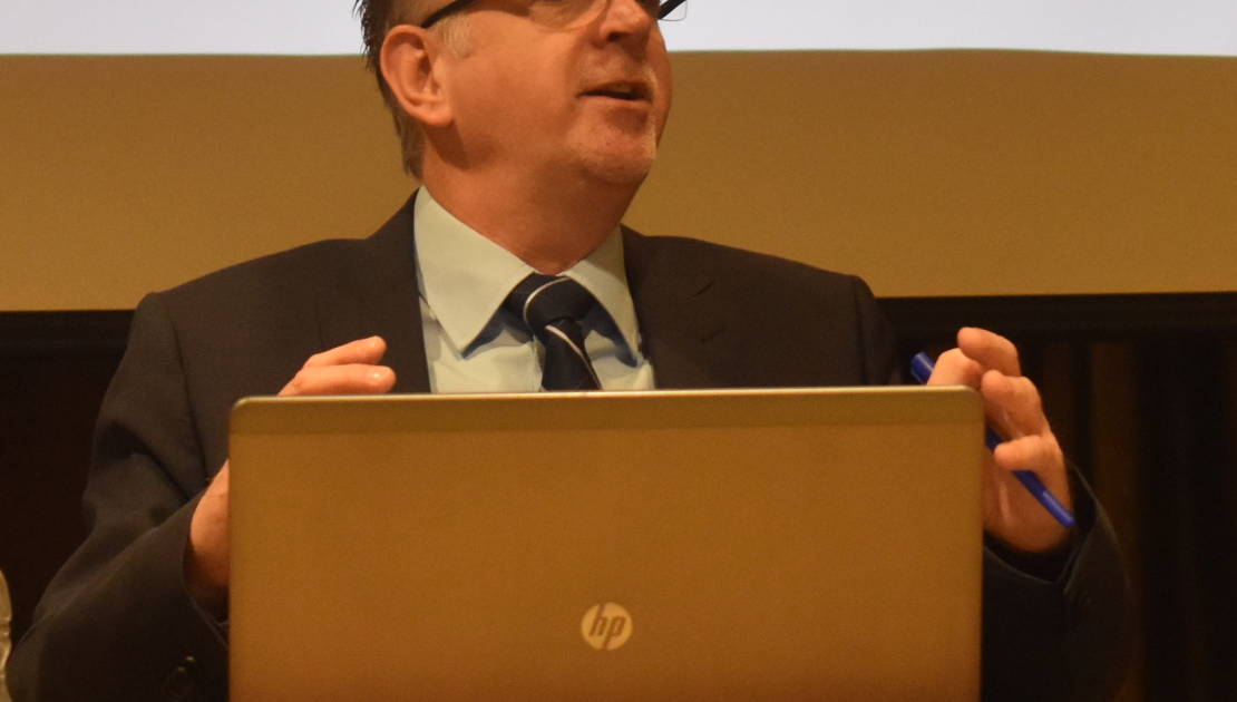 M. André Levesque, directeur des finances
