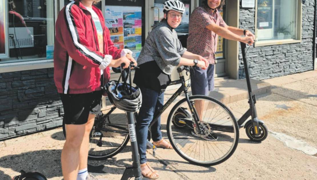 Jérémy Boulet, coordonnateur à la programmation et événements, Cynthia Viel, agente de Développement de publics et projets scolaires, Martin Duchesneau, chef sonorisateur. (Photo de coutoisie)