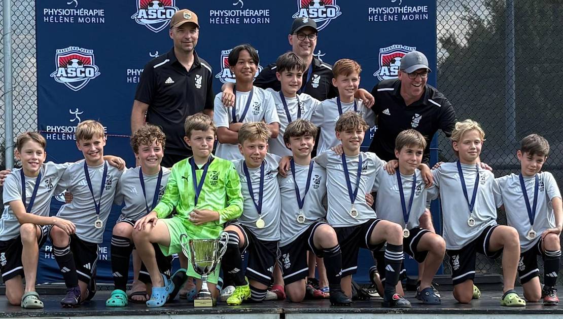 L’équipe U12 Lévis-Est de Montmagny a remporté son premier tournoi de la saison. Crédit photo : Guillaume Larochelle.