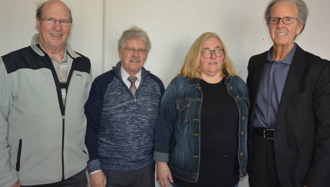 Les membres du comité organisateur du bazar: Louis-Philippe Carrier, Richard Godbout, Lynda Bernier et Jean-Pierre Després. Absente sur la photo, Louise Soucy, présidente de Mission Corail Haïti.
