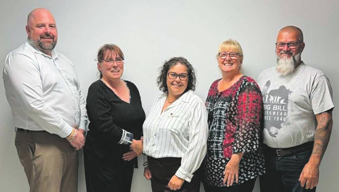 Les cinq candidats sortants de Cap-Saint-Ignace. Photo de courtoisie.
