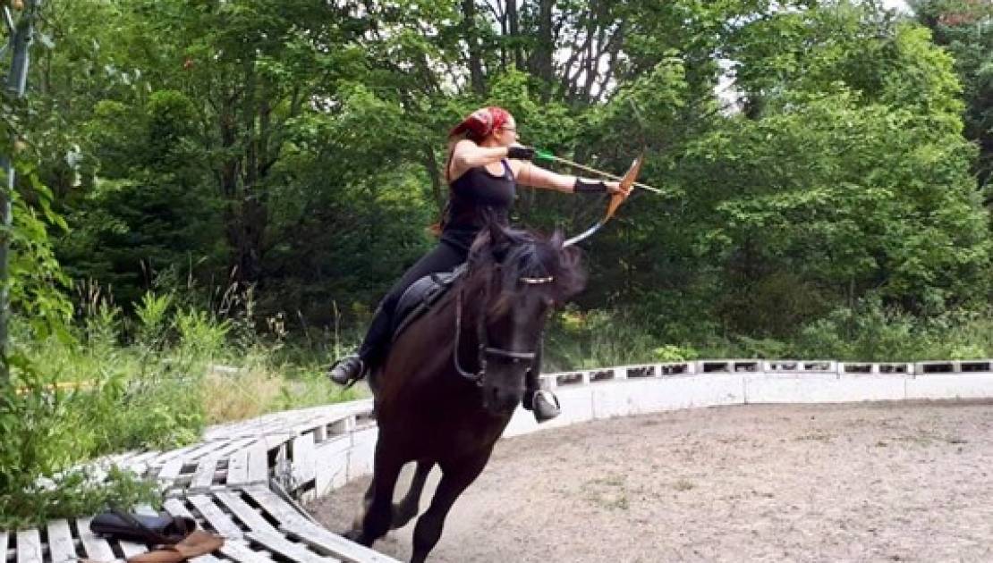 Jahelle Pelletier et son cheval Arrow. (Crédit photo: Luna Caballera)