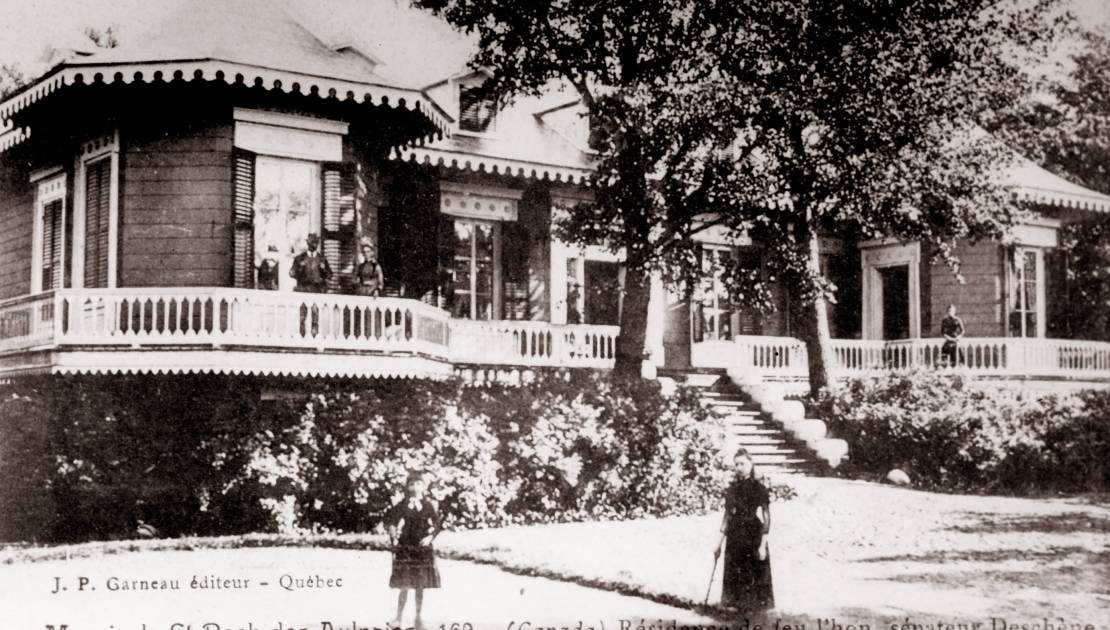 Une vieille photographie du manoir de la Seigneurie des Aulnaies.