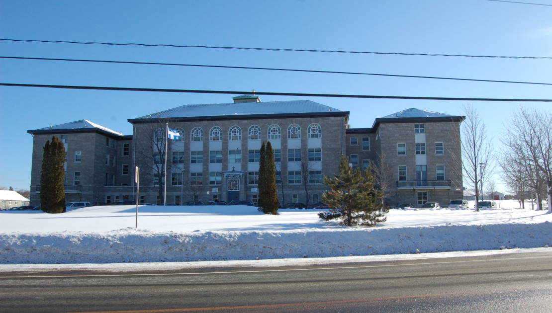 L’école secondaire Bon-Pasteur a été évacuée le mardi 11 décembre à cause d’un plat de plastique oublié au micro-onde.