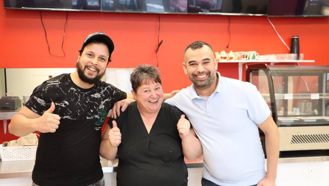 Hicham Eddaoudi, Isabelle Grondin, gérante, et Mohammed Ajjouti.