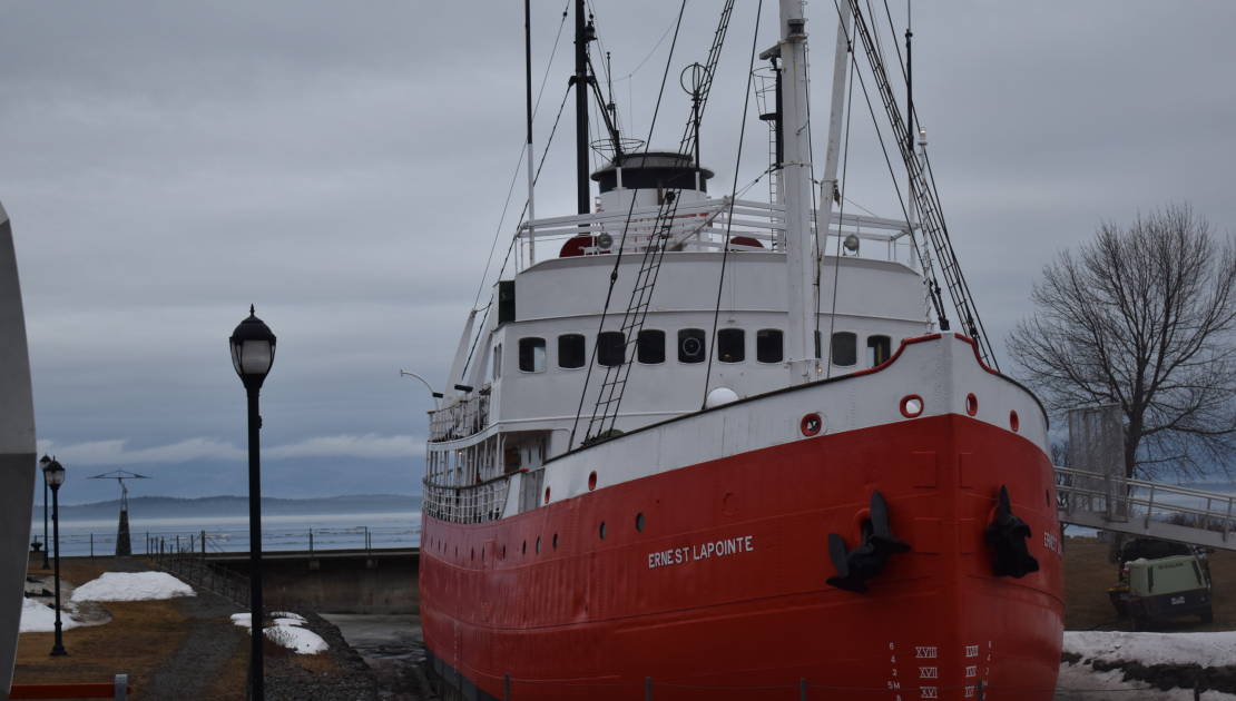 Le NGCC Ernest Lapointe a été remorqué à L’Islet en 1980 afin d’être transformé en bateau musée.