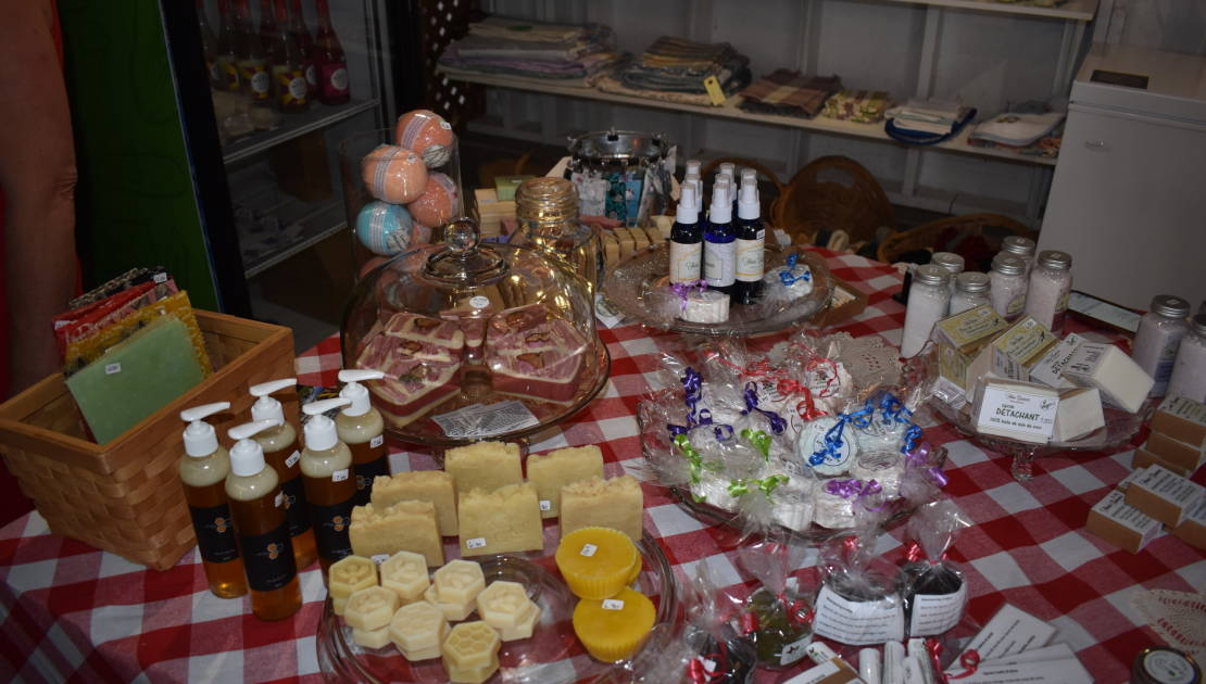 Les produits de 28 artisans locaux à la nouvelle Boutique du Marché public