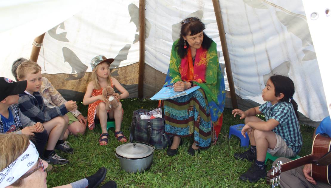 Shaniapiap a su garder les enfants captivés.