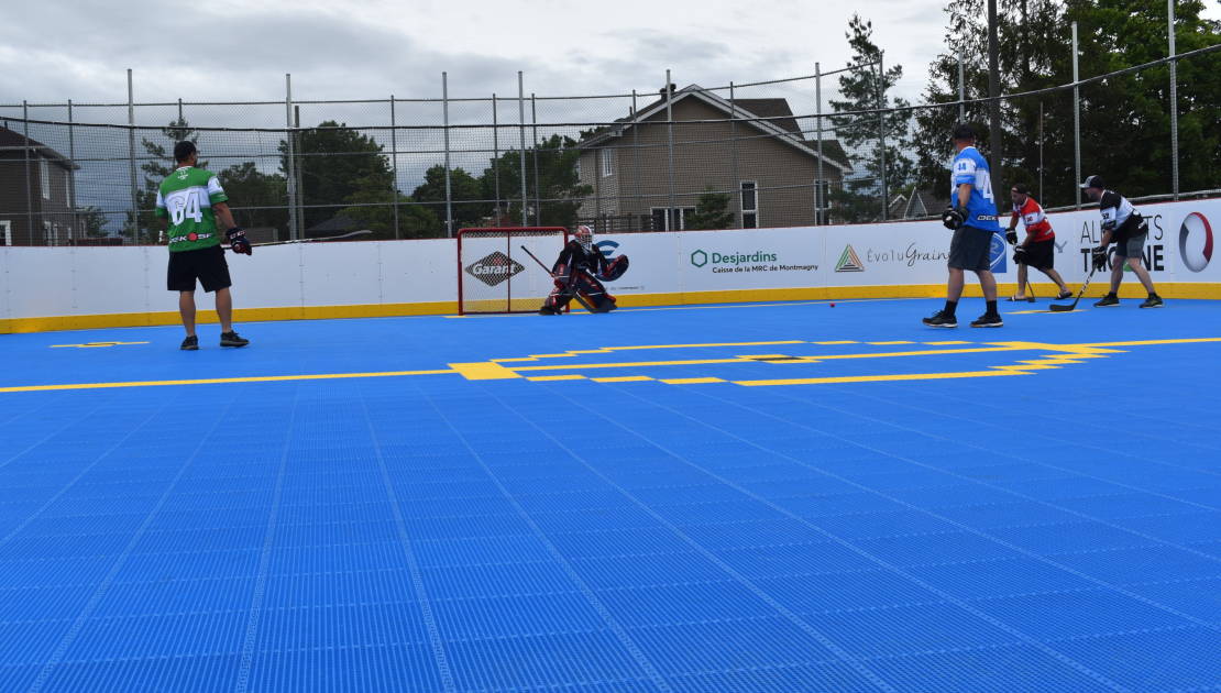 Saint-François inaugure sa nouvelle surface de dek hockey