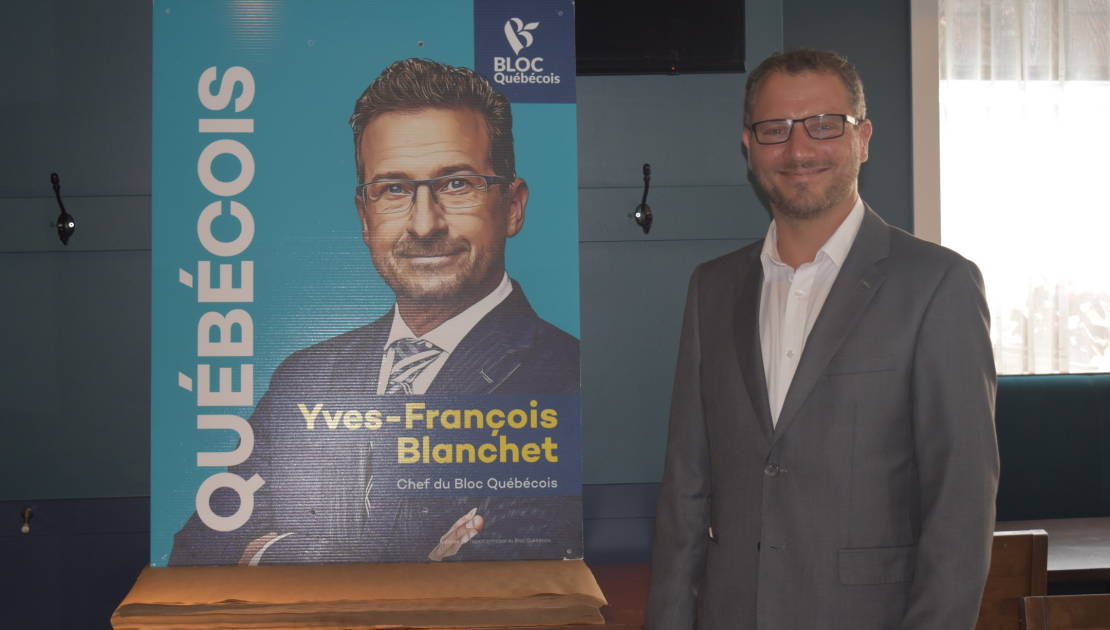 Le candidat Simon Bérubé lors de son lancement de campagne.