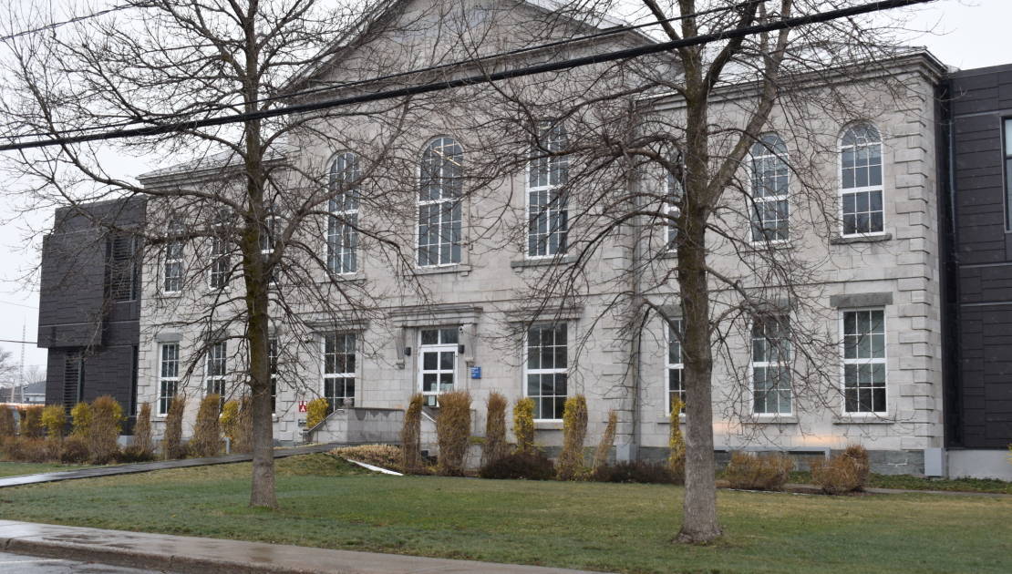 10 000$ en don pour avoir involontairement fourni l’arme d’un suicide
