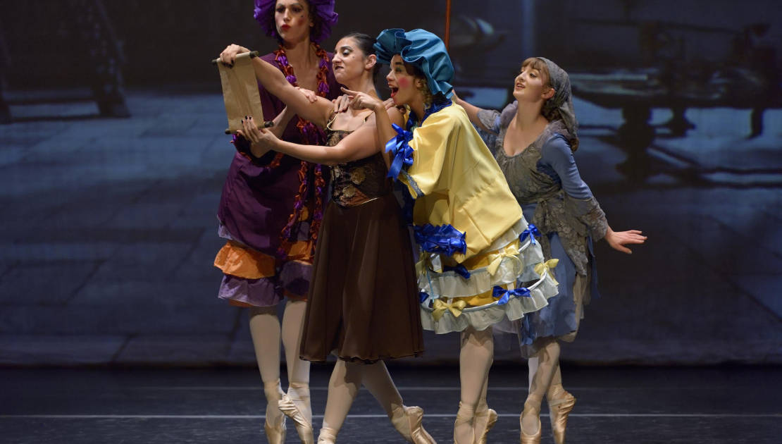 La troupe de Ballet Ouest de Montréal présente Ella - L'histoire de Cendrillon.