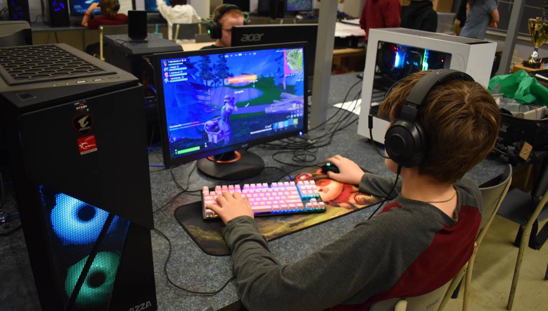Un programme de e-sports qui distingue l’École secondaire Louis-Jacques-Casault