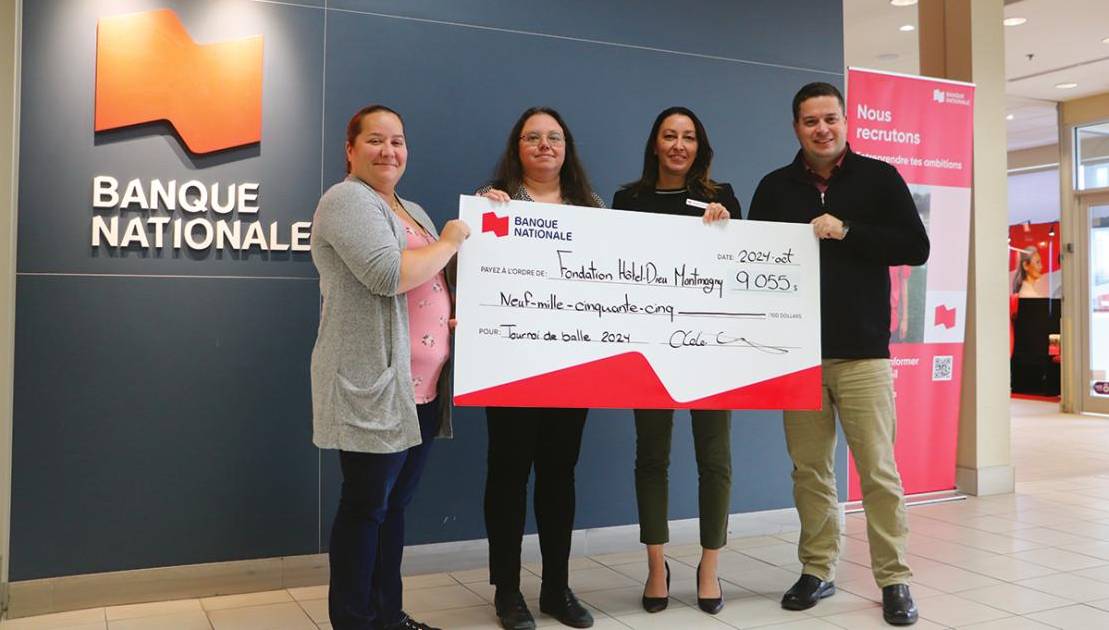 Annick Bélanger, Fondation, accompagnée de Valérie Picard, Charlène Tremblay et Mathieu Audet de la Banque Nationale.