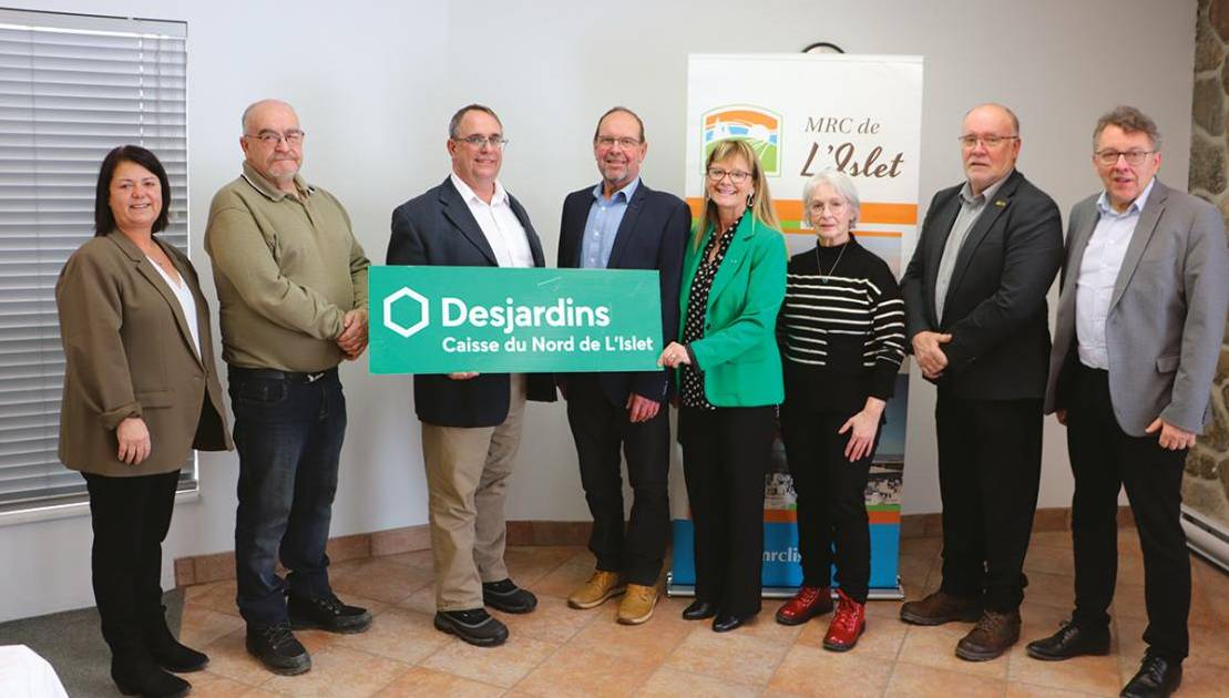 Manon Côté, Lucien Pelletier, Pierre Roy, Ghislain Deschênes, Francyne Pellerin, Nicole Fortin, Norman Caron et Jean D’Amour.