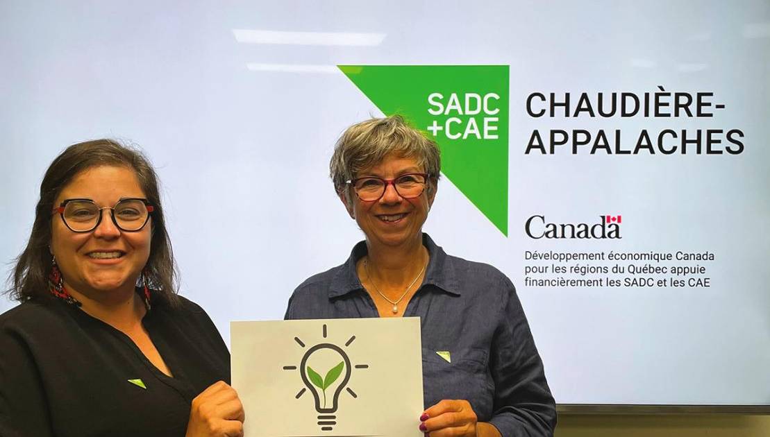 Christine Talbot, conseillère en communication et développement local CAE Montmagny-L’Islet, et Mireille Thibault, directrice générale. (Photo de courtoisie)