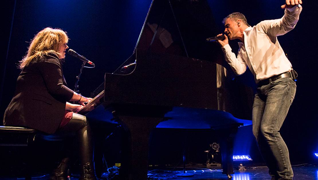 Julie Lamontage en compagnie de Bruno Pelletier.