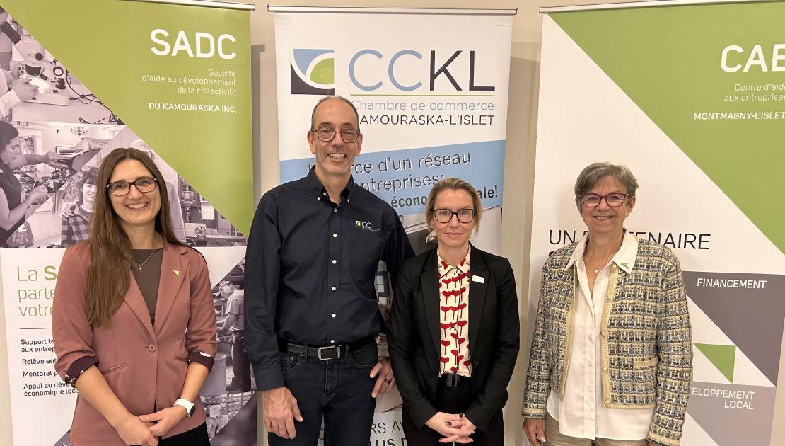 Anik Briand, directrice générale de la SADC du Kamouraska, Frédéric Léonard, président de la CCKL, Anne-Christine Charest, directrice générale de la CCKL et Mireille Thibault, directrice générale du CAE Montmagny-L’Islet. (Photo de courtoisie)
