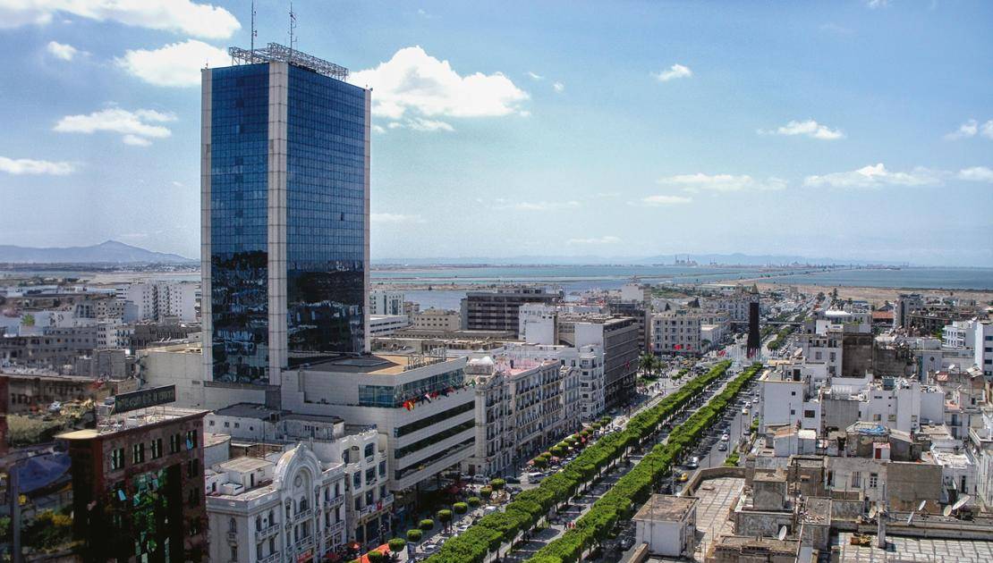 Tunis. En mortaise : Réjean Lemieux et Catherine Bergeron (photo de courtoisie.)