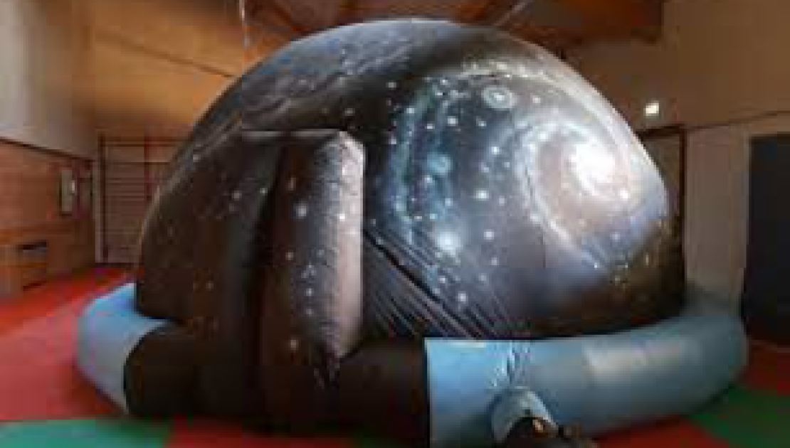 Exemple de planétarium gonflable. (Crédit : Immersive Adventure)