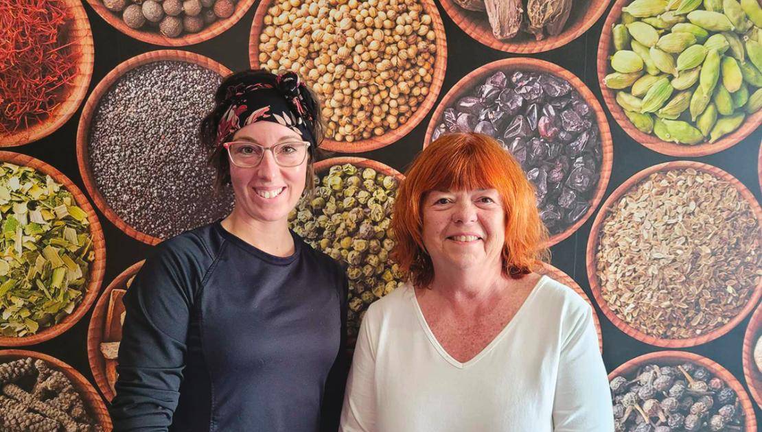 Martine Bélanger, directrice générale d’Apprendre Autrement et Emmanuelle Dionne de Manu Atelier Culinaire. (Crédit photo : Karine Desrosiers)