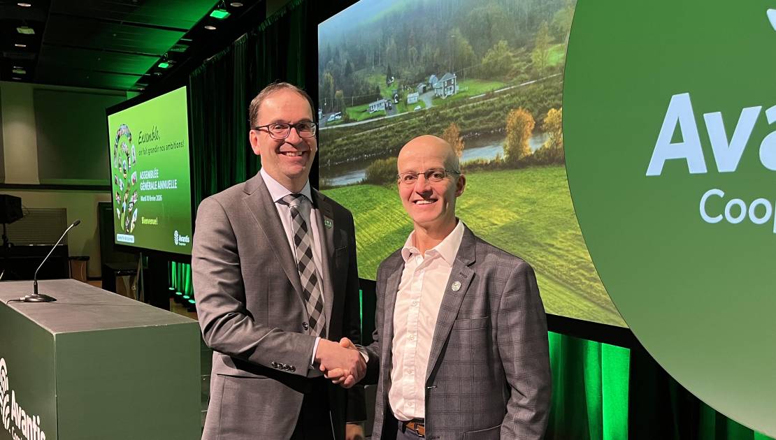 Le chef de la direction d’Avantis, Michel Delisle et le président, Frédéric Martineau. (Photo de courtoisie)