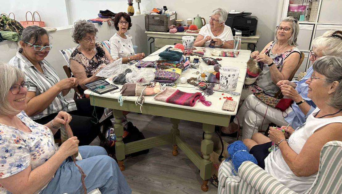 De gauche à droite: Marie, Isabelle, Denise, Rollande, Lucie, France, Gisèle et Doris. Les absentes sur la photo: Luce, Suzanne et Chantal. Photo de courtoisie.