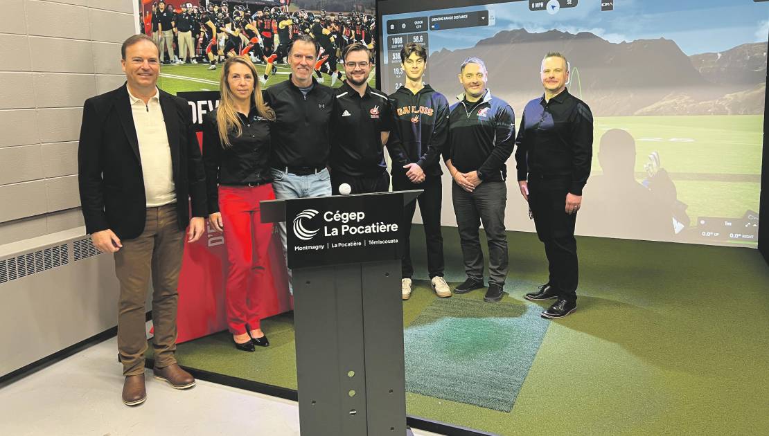 L’organisation du campus de Montmagny, l’entraîneur, l’un des joueurs et les partenaires du projet lors de la conférence de presse pour présenter le nouveau programme de golf mixte. Crédit photo : Édouard Bérubé.